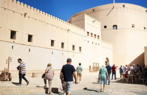 العيش في سلطنة عُمان: دليل شامل للمغتربين في مجتمع متنوّع وآمن​